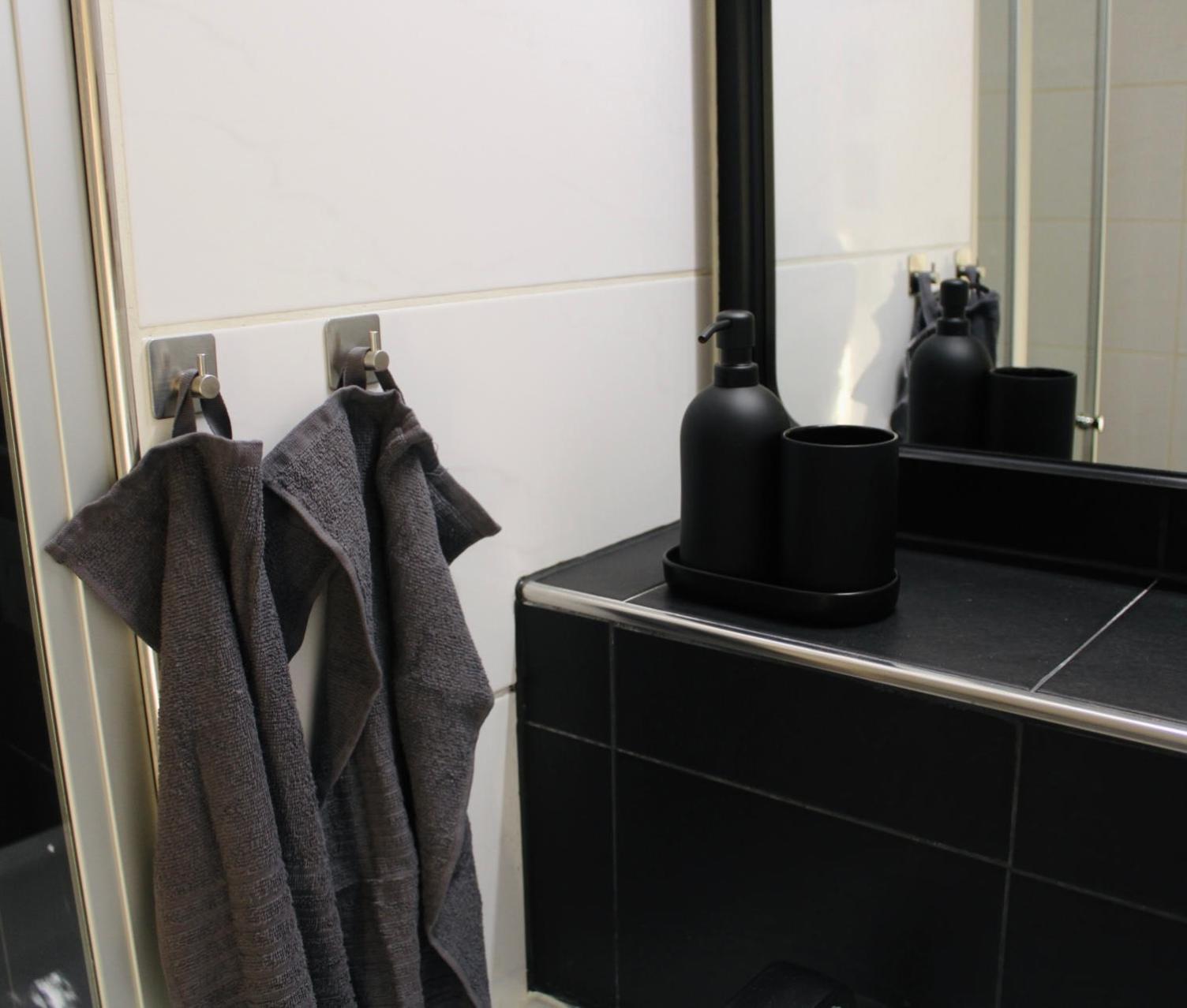 Schoenes Apartment Mit Parkplatz & 24H Checkin ケルン エクステリア 写真