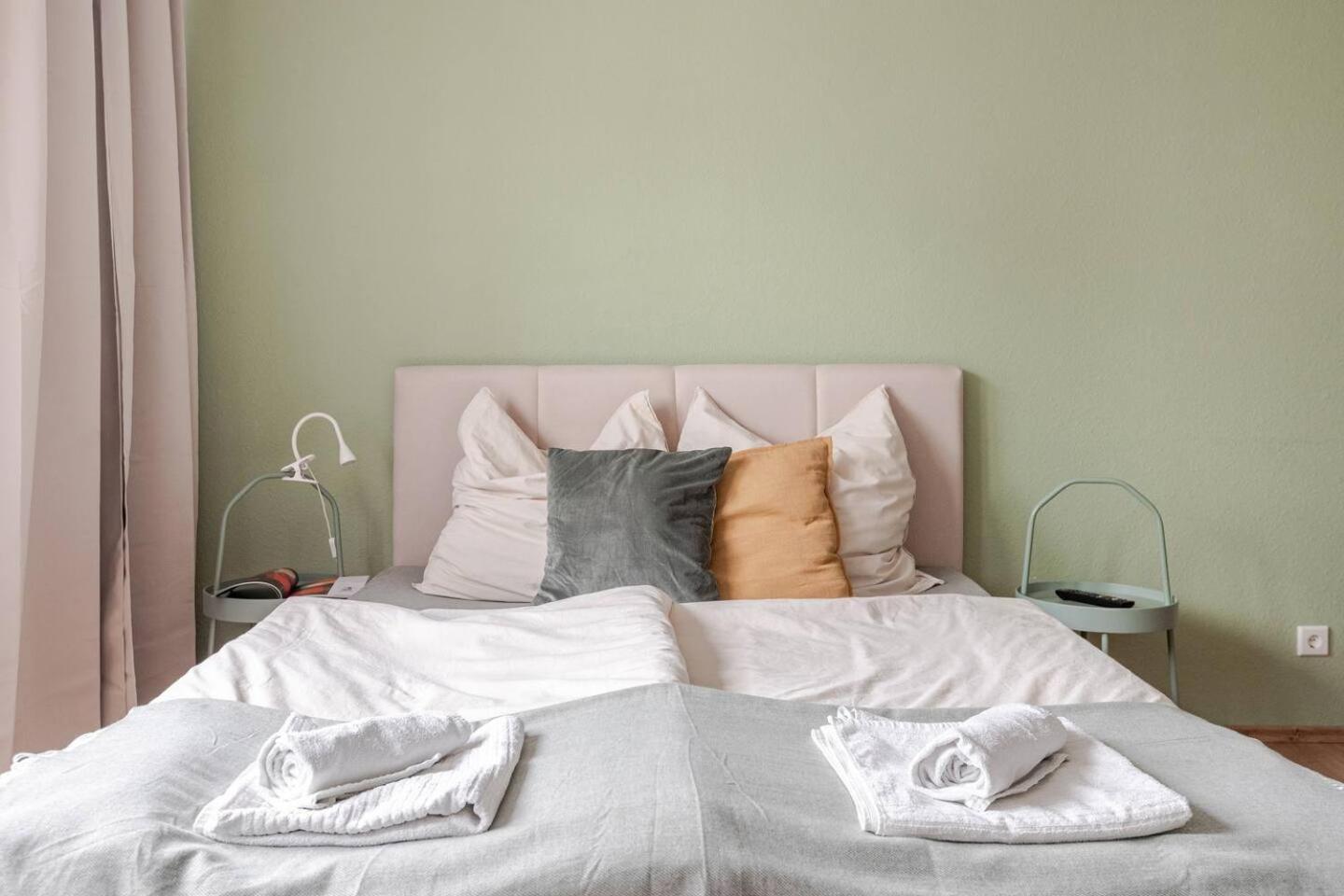 Schoenes Apartment Mit Parkplatz & 24H Checkin ケルン エクステリア 写真